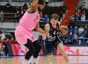 Ζενίτ-Μπαρτσελόνα 74-61: Ραψωδία Πάνγκος και 2-2!