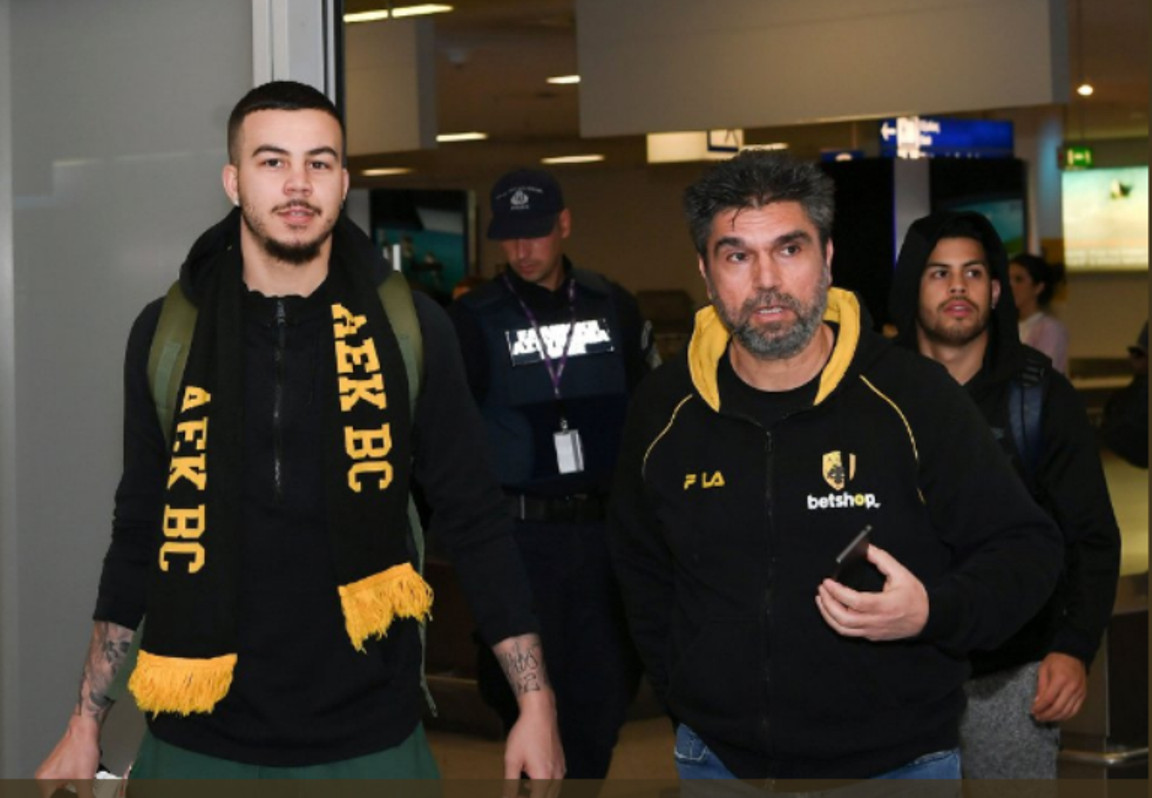 Έφτασε στην Ελλάδα για την ΑΕΚ ο Γκέιμπ Γιορκ (pic)