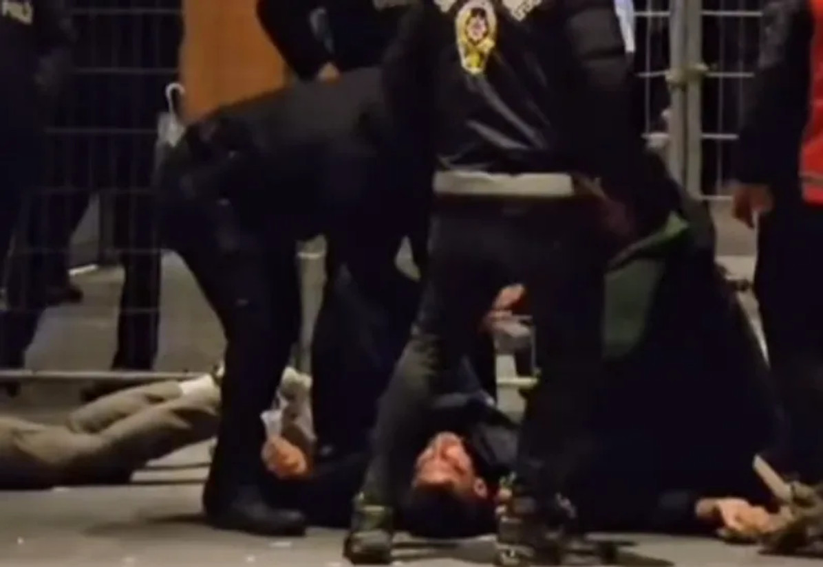 Επεισόδια έξω από το γήπεδο της Εφές και τραυματίας οπαδός του Παναθηναϊκού (vid)