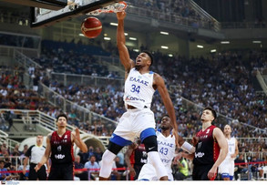 Στο No2 του Top-10 της FIBA το κάρφωμα του Γιάννη (video)