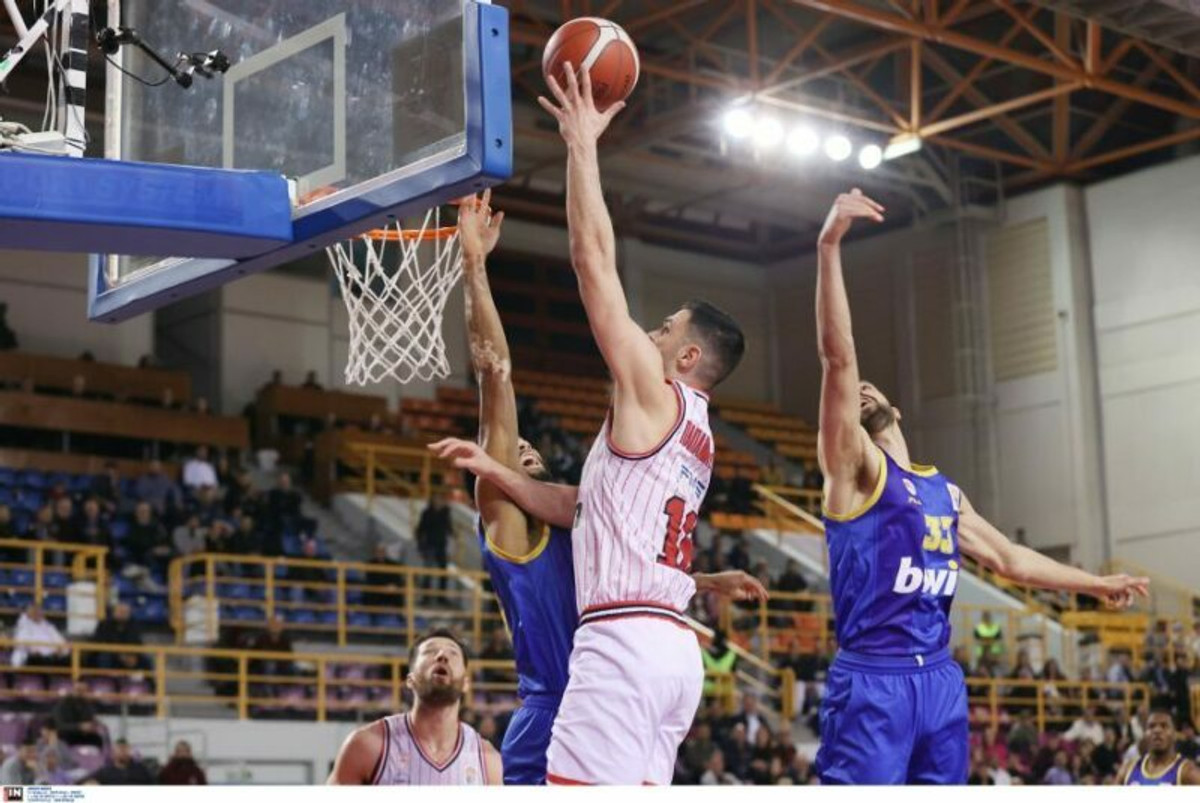 Με άνεση στους &quot;4&quot; ο Ολυμπιακός, 87-68 το Περιστέρι