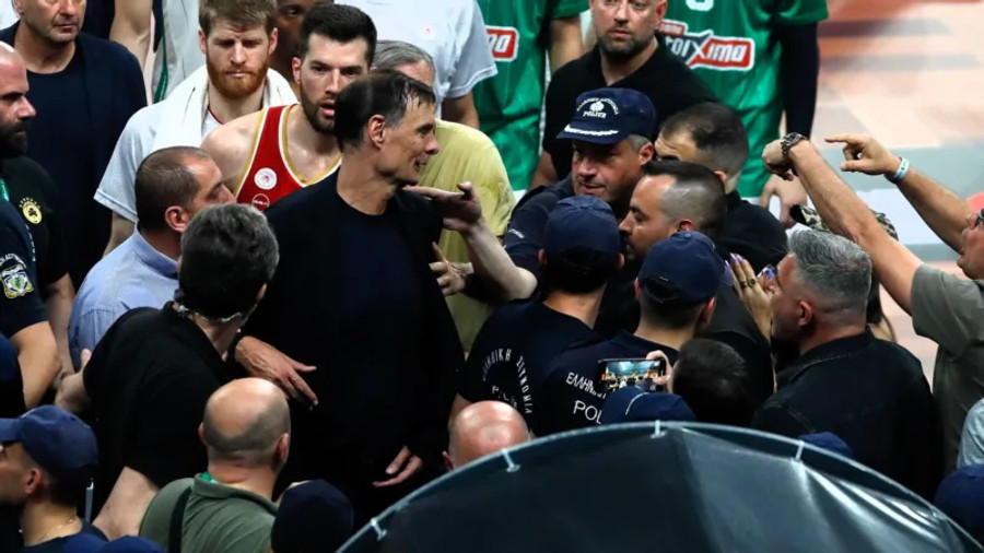 Ολυμπιακός: Διπλή απόπειρα βιαιοπραγίας εναντίον του Μπαρτζώκα (vid)