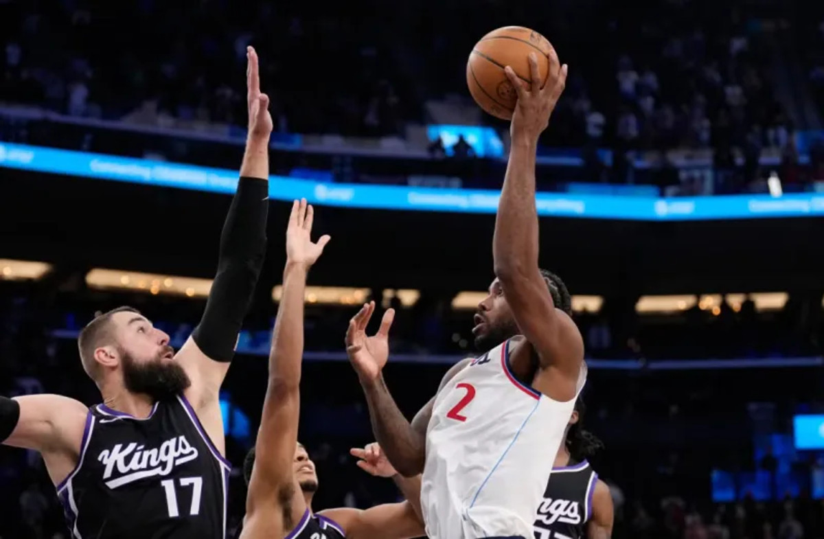 Με buzzer Λέοναρντ οι Κλίπερς 111-110 τους Κινγκς στην παράταση (vid)
