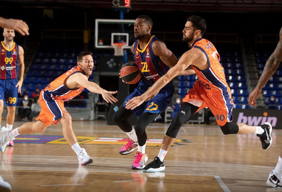 Η Μπαρτσελόνα 89-72 τη Βαλένθια (vid)