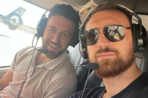 Stoiximan AegeanBall: Μίτσιτς και Μιλουτίνοβ έφτασαν στη Σύρο με ελικόπτερο (vids)