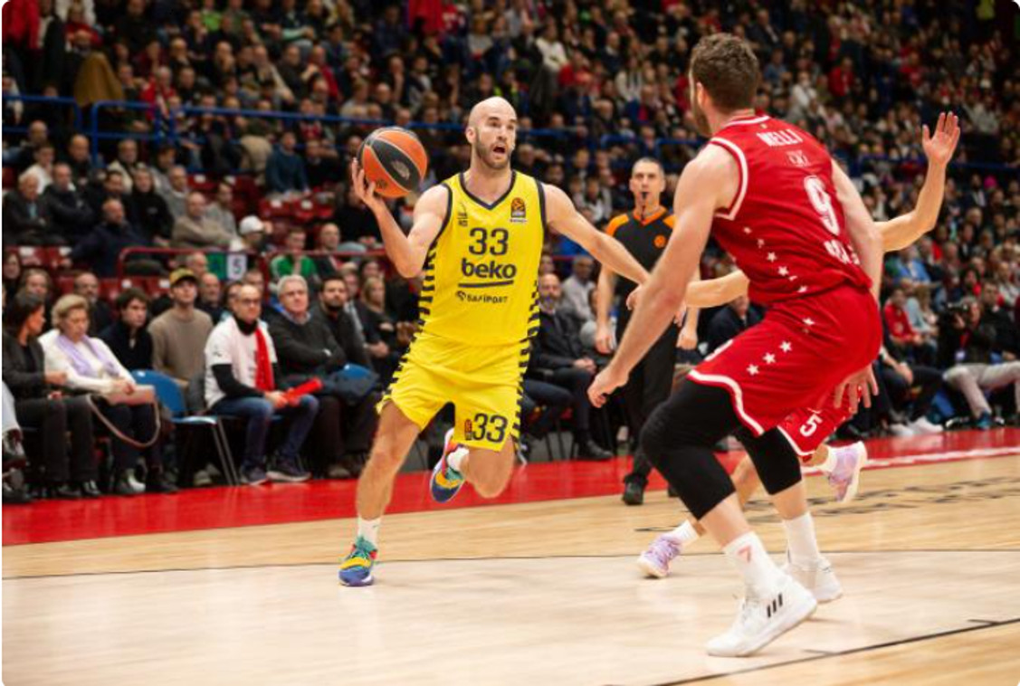 Έκτη σερί ήττα για τη &quot;θλιβερή&quot; Αρμάνι, 82-72 η Φενέρμπαχτσε (vids)