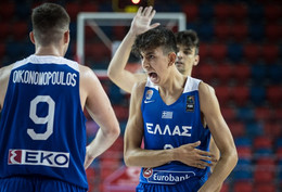 Φύτρος: &quot;Συνάνθρωποί μας αντιμετωπίζουν σοβαρότερα προβλήματα αυτή τη στιγμή στην Ελλάδα&quot;