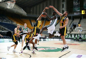 LIVE STREAMING: Παναθηναϊκός-ΑΕΚ 86-85 (τελικό)