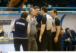 Ηρακλής: Επίθεση φυσιοθεραπευτή στον Κακιούση και αναβολή της συνέντευξης Τύπου!