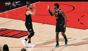 Χιούστον-Γκόλντεν Στέιτ 89-103: Χιλντ και Κάρι έστειλαν τους Γουόριορς στον Β&#039; γύρο (video)