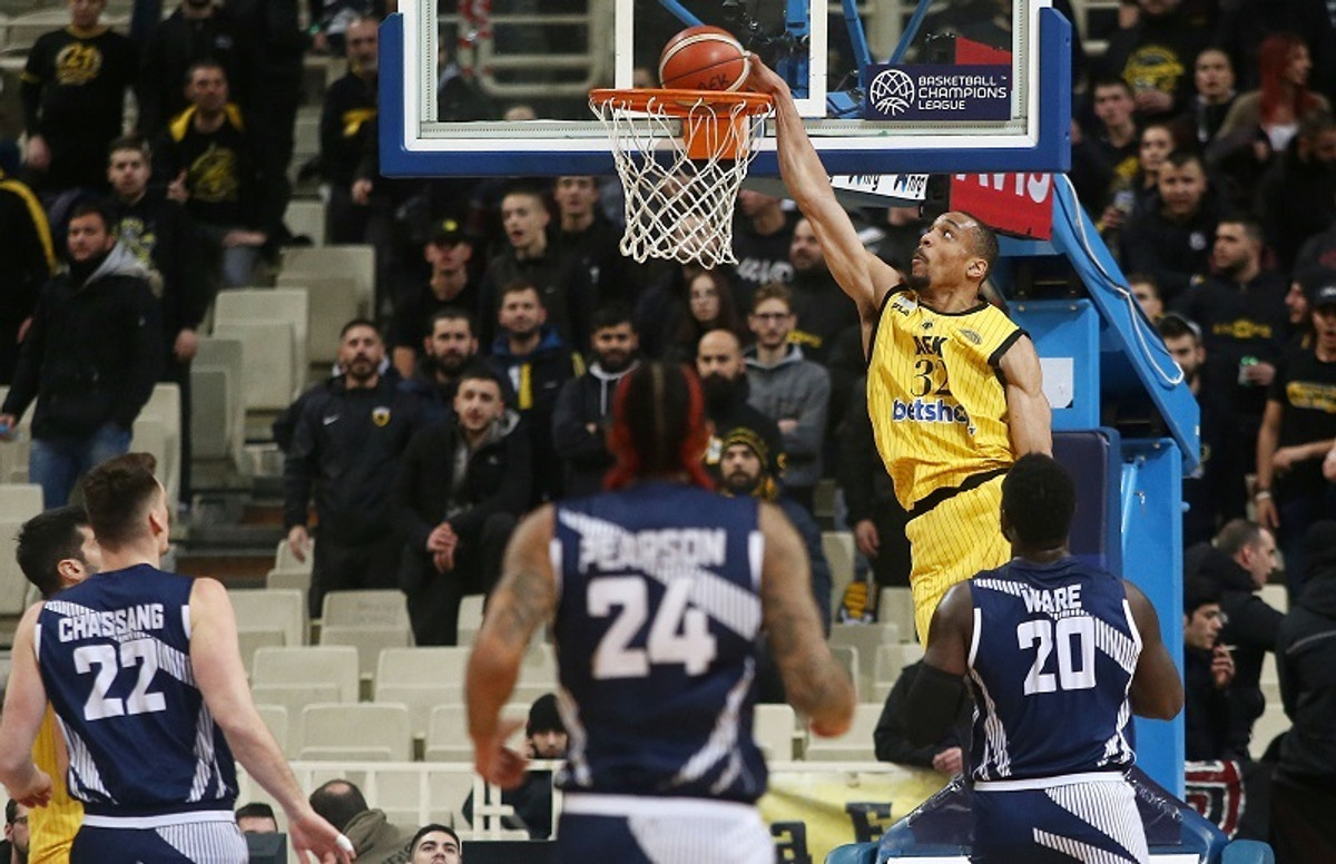 Τρίτο MVP αγωνιστικής για τον Βινς Χάντερ στο Basketball Champions League (videos)
