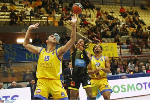 Live streaming: Λαύριο DHI-Άρης Midea 93-84 (τελικό)