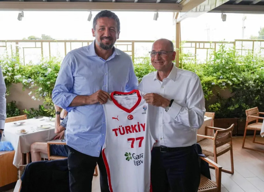 Η ΕΟΚ δεξιώθηκε την ομοσπονδία της Τουρκίας (pics)