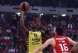 Χέις-Ντέιβις: &quot;Μπράβο στο προπονητικό επιτελείο της Φενέρμπαχτσε&quot;