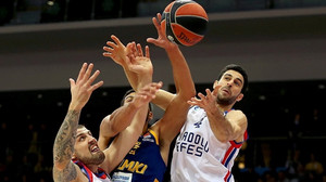 Με &quot;βόμβα&quot; Μπαλμπάι η Εφές 85-84 τη Χίμκι στη Μόσχα!
