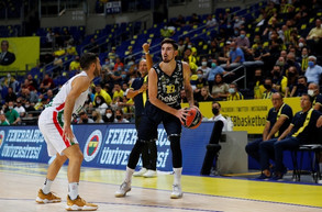 Με buzzer του Χένρι και κορυφαίο Ντε Κολό η Φενέρμπαχτσε 81-79 την Ούνικς