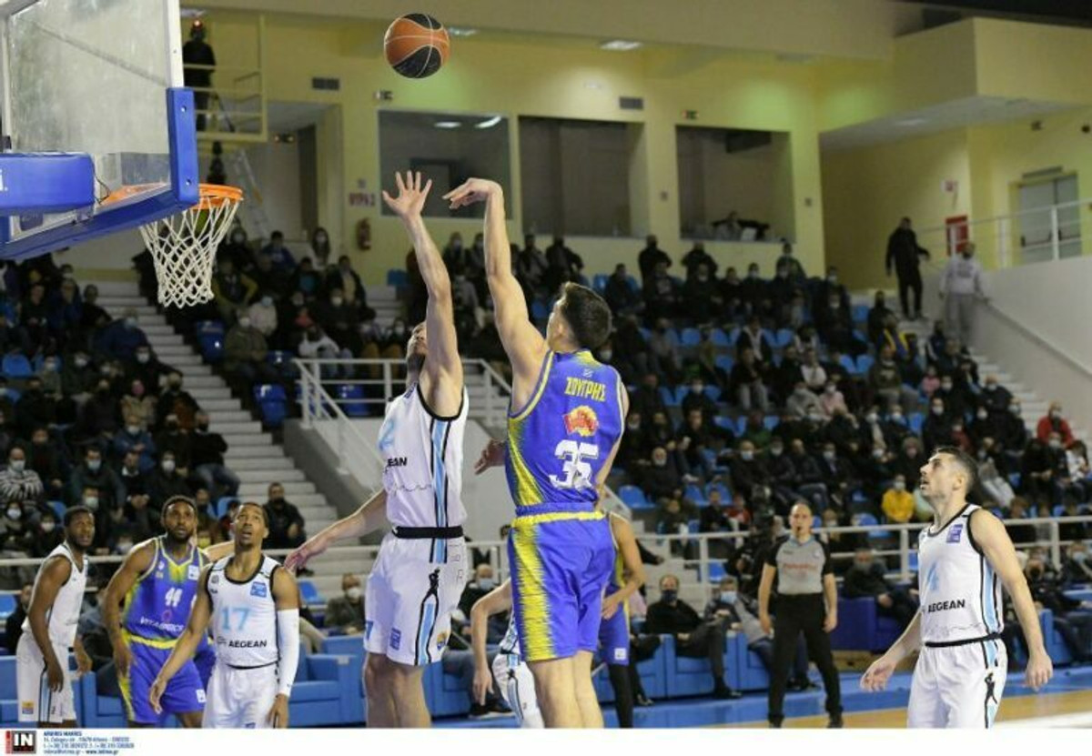 Η πρόσκληση του Βαγγέλη Ζούγρη για το Final 8 του U18 Rising Stars στην Πάτρα (vid)