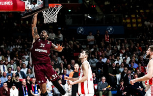 Πιο κοντά στη δεκάδα η Μπάγερν, 74-66 τον Ερυθρό Αστέρα (vid)