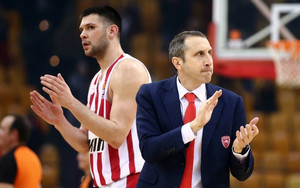 Μπλατ : &quot;Ο Κώστας παίζει υψηλού επιπέδου μπάσκετ&quot; (pics)
