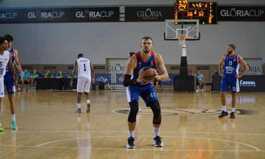 Αναντολού Εφές-Τόφας Μπούρσα 94-87: Με υπογραφή Τόμπσον