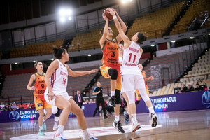 EuroLeague Γυναικών: Πέρασε από το ΣΕΦ η Βαλένθια, έμεινε στο μηδέν ο Ολυμπιακός (gallery)