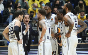 Σφαιρόπουλος: &quot;Χαρούμενοι που κερδίσαμε μετά από 8 ήττες&quot;