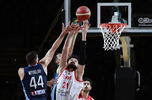 Η Μπαρτσελόνα απαγόρευσε στον Σανλί να παίξει στο Τουρκία-Μ. Βρετανία