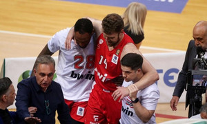 Οστικό οίδημα ο Βεζένκοφ, δύσκολα στο Game 3! (vid)