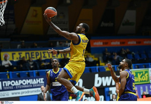 LIVE STREAMING: Λαύριο-Περιστέρι 64-86 (Τελικό)