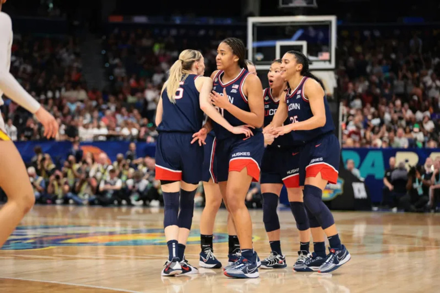 NCAAW: Τον τίτλο το Κονέκτικατ, 82-59 το Σάουθ Καρολάινα (vid)