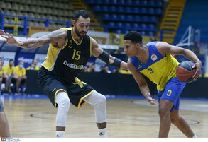 Με ανατροπή στο τέλος το Περιστέρι 73-67 την ΑΕΚ (gallery)