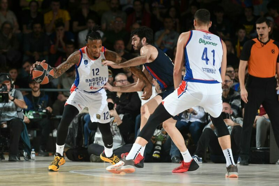 Μπαρτσελόνα-Εφές 75-80: Άντεξε στη Βαρκελώνη η Πρωταθλήτρια Ευρώπης (vid)
