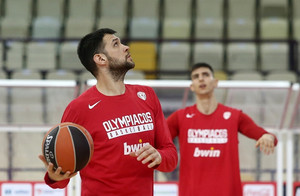 Ολυμπιακός: Με Παπανικολάου και Αγγελόπουλους η προπόνηση