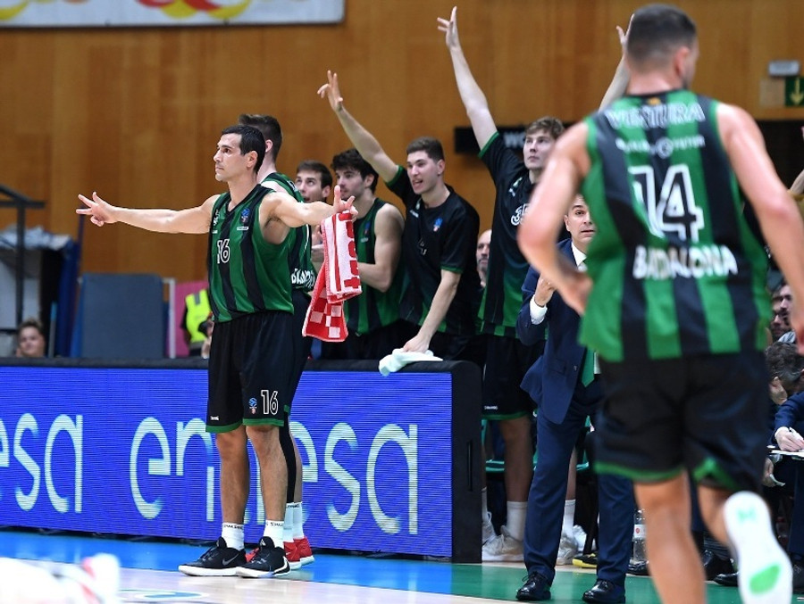 Ο Ζήσης νίκησε τον Μπουρούση στη Liga Endesa (pic)