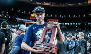 Ο Απόστολος Ρούμογλου στο τεύχος Μαΐου του AllStar Basket
