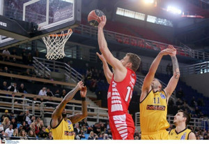 Αήττητος στην κανονική περίοδο με 22-0 ο Ολυμπιακός, 85-78 την ΑΕΚ (gallery)