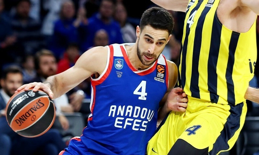 Δεν σταματά πουθενά η Εφές, ανανέωσε και με τον Μπαλμπάι (pic)