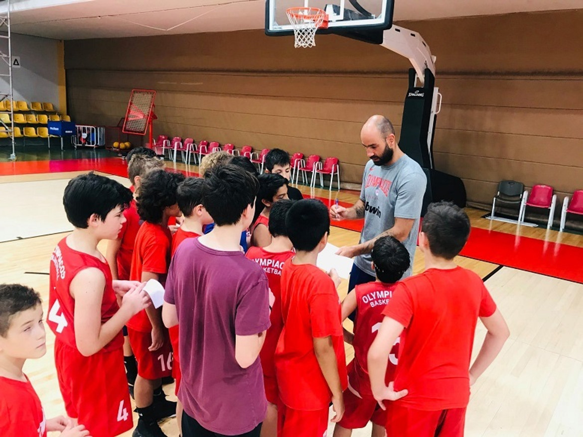 Βασίλης Σπανούλης: Επίσκεψη στο Summer Workout των Ακαδημιών του Ολυμπιακού (gallery &amp; vid)