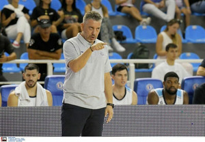 Παπαθεοδώρου: &quot;Ο στόχος είναι να δημιουργήσουμε μια ανταγωνιστική ομάδα&quot; (vids)