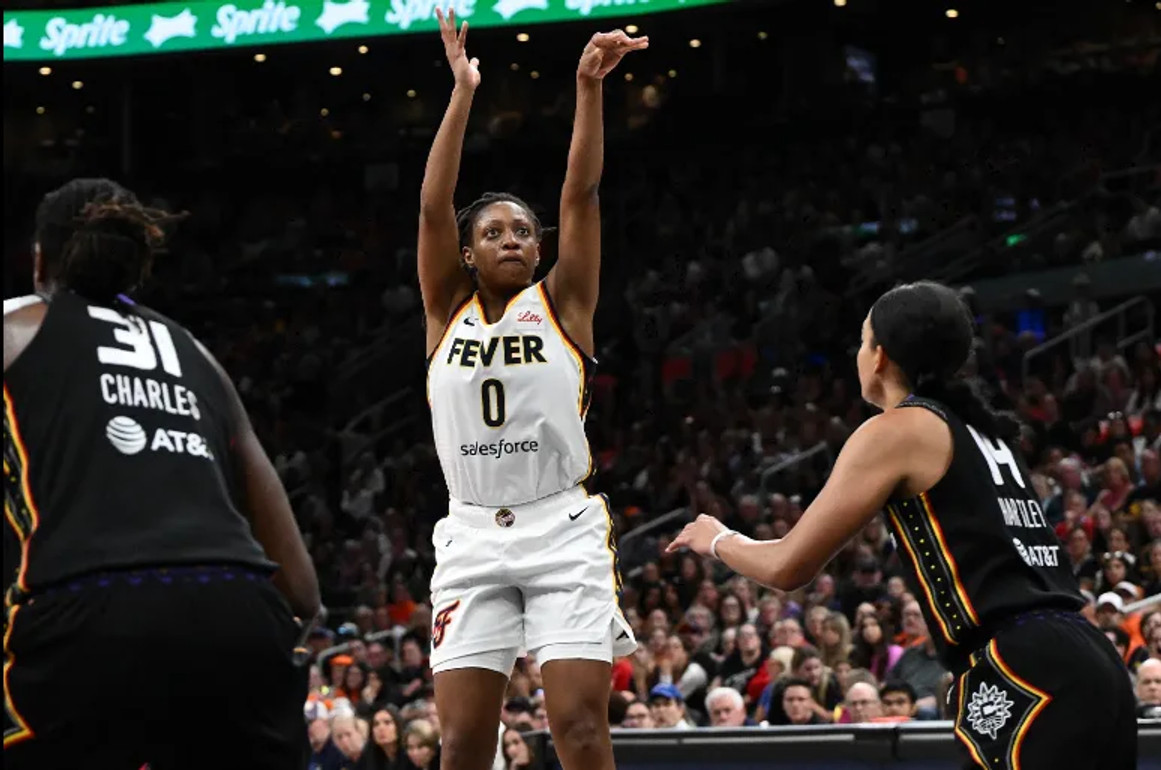 WNBA: Τρίτη σερί νίκη για την Ιντιάνα - Τραυματίστηκε η Κλαρκ (vids)