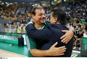 Η αποθέωση του Εργκίν Αταμάν στην απονομή (vid &amp; pics)