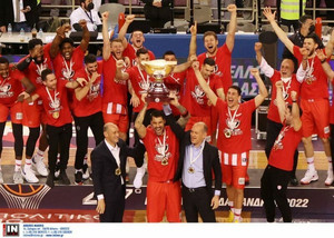 Η απονομή στον Κυπελλούχο Ελλάδας Ολυμπιακό (video)