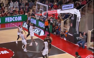 Μονακό-Μπάγερν: Εντυπωσιακά καρφώματα από Χολ και Χάντερ (vids)