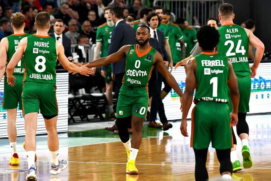 EuroCup: Εύκολα το πρώτο εισιτήριο των "8" η Τσεντεβίτα-Ολίμπια, 93-80 την Τουρκ Τέλεκομ (vid)