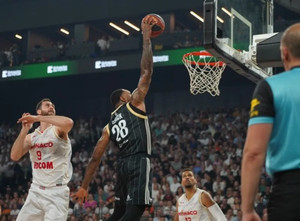 Η Βιλερμπάν διέλυσε με 94-74 τη Μονακό και έκανε το 1-0 στη σειρά
