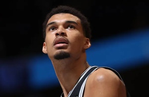 Με Γουεμπανιάμα οι 14 επιλογές για το All-Star Game (pics)