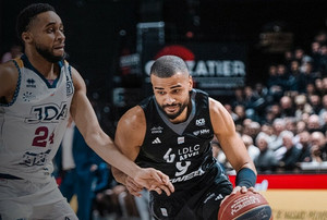 LNB: Οριακή νίκη η Βιλερμπάν πριν από το ΟΑΚΑ, 73-71 την Ντιζόν (vid)