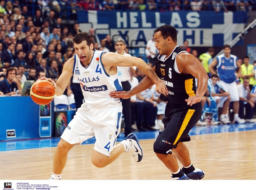 FIBA: Ο Θ. Παπαλουκάς που κάνει τα πάντα! (video)