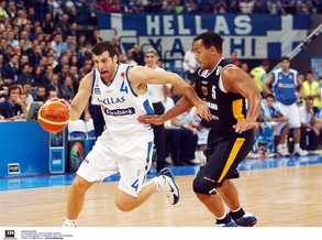 FIBA: Ο Θ. Παπαλουκάς που κάνει τα πάντα! (video)