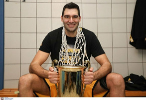 ΑΕΚ: Συνεχίζει για έναν ακόμα χρόνο ο Μαυροειδής!
